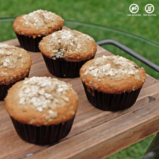 Muffin avena y arándanos con yogurt griego